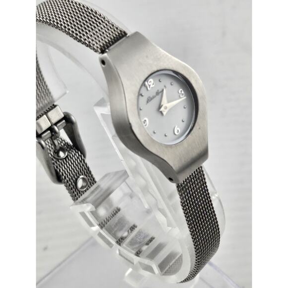 Eddie Bauer Ladies Petite Quartz Watch Mesh Band New Battery Running - Picture 3 of 11